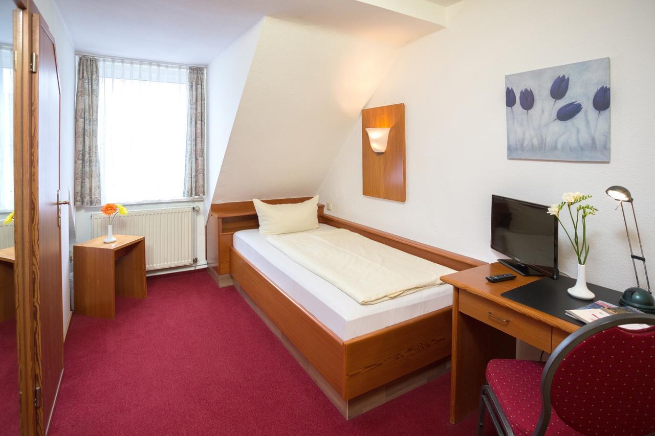 Hotel Garni Harzer Hof Osterode am Harz Exterior photo